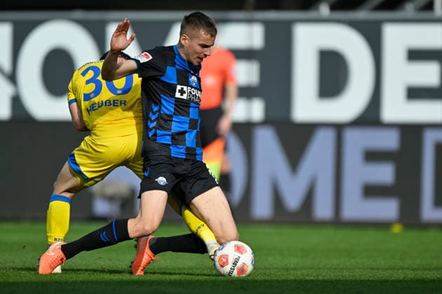 Paderborn, Home Deluxe Arena, 07.03.26, GER, Herren, 2.Bundesliga, Saison 2025-2026, SC Paderborn 07 - Eintracht Braunschweig Bild: v.li. im Zweikampf Robin Heußer (Braunschweig) und Filip BILBIJA (Paderborn) DFL regulations prohibit any use of photographs as image sequences and or quasi-video. NRW Deutschland
