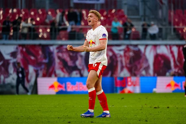 Conrad Harder (RB Leipzig, 11) Jubel Freude nach dem Sieg, Endstand 2:1, RB Leipzig vs. FC Augsburg, Fussball, 1. Bundesliga, 25. Spieltag, Saison 2025 2026, 07.03.2026,¨ DFL REGULATIONS PROHIBIT ANY USE OF PHOTOGRAPHS AS IMAGE SEQUENCES AND OR QUASI-VIDEO,¨ RB Leipzig vs. FC Augsburg, Fussball, 1. Bundesliga, 25. Spieltag, Saison 2025 2026, 07.03.2026 Leipzig