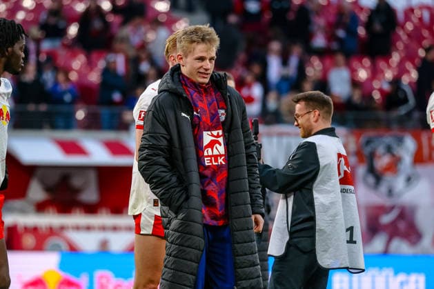 Elian Haehner (RB Leipzig) nach dem Spiel, RB Leipzig vs. FC Augsburg, Fussball, 1. Bundesliga, 25. Spieltag, Saison 2025 2026, 07.03.2026,¨ DFL REGULATIONS PROHIBIT ANY USE OF PHOTOGRAPHS AS IMAGE SEQUENCES AND OR QUASI-VIDEO,¨ RB Leipzig vs. FC Augsburg, Fussball, 1. Bundesliga, 25. Spieltag, Saison 2025 2026, 07.03.2026 Leipzig
