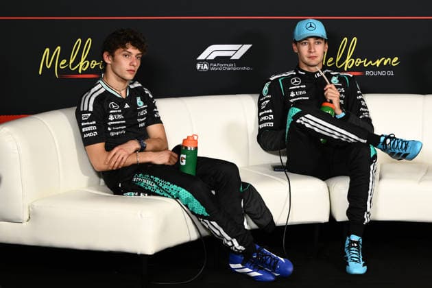 2026 AUSTRALIAN F1 GRAND PRIX, Kimi Antonelli of Mercedes (left) and George Russell of Mercedes during a drivers press conference, PK, Pressekonferenz following the 2026 Australian Grand Prix at Albert Park Circuit in Melbourne, Sunday, March 8, 2026. ( NO ARCHIVING, EDITORIAL USE ONLY MELBOURNE VICTORIA AUSTRALIA  Copyright: xJOELxCARRETTx 20260308122192327401