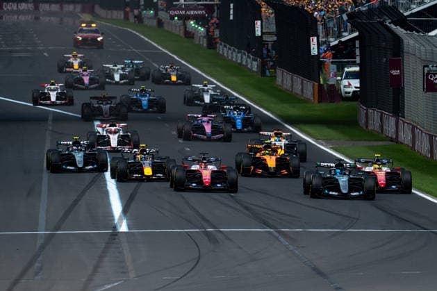 Charles Leclerc (Scuderia Ferrari HP, Monaco, 16), im SF-26, George Russell (Mercedes-AMG Petronas F1 Team, Großbritannien, 63) im F1 W17, Lewis Hamilton (Scuderia Ferrari HP, Großbritannien, 44), Lando Norris ( McLaren Mastercard Formula 1 Team, Großbritannien, 01) im MCL40, Andrea Kimi Antonelli (Mercedes-AMG Petronas F1 Team, Italien, 12), Arvid Lindblad (Visa Cash App Racing Bulls F1 Team, Großbritannien, 41) im VCARB 03, Esteban Ocon (Toyota Gazoo Racing Haas F1 Team, Frankreich, 31) im VF-26, Pierre Gasly (BWT Alpine F1 Team, Frankreich, 10) im Alpine A526 beim Start Rennstart, AUS, Formel 1 Weltmeisterschaft, Australian Grand Prix, Albert Park Circuit, Melbourne, Rennen, Saison 2026, 08.03.2026 AUS, Formel 1 Weltmeisterschaft, Australian Grand Prix, Albert Park Circuit, Melbourne, Rennen, Saison 2026, 08.03.2026 Melbourne Copyright: xEibner-Pressefoto Memmlerx EP_MMR