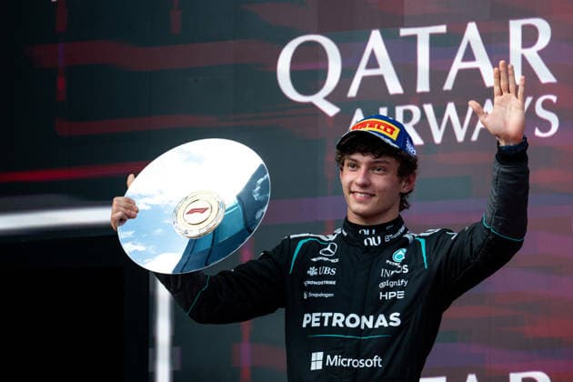 Andrea Kimi Antonelli (Mercedes-AMG Petronas F1 Team, Italien, 12) jubelt auf dem Podium bei der Siegerehrung ueber Platz 2, AUS, Formel 1 Weltmeisterschaft, Australian Grand Prix, Albert Park Circuit, Melbourne, Rennen, Saison 2026, 08.03.2026 AUS, Formel 1 Weltmeisterschaft, Australian Grand Prix, Albert Park Circuit, Melbourne, Rennen, Saison 2026, 08.03.2026 Melbourne Copyright: xEibner-Pressefoto Memmlerx EP_MMR