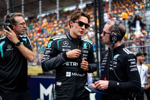 George Russell (Mercedes-AMG Petronas F1 Team, Großbritannien, 63) und Team in der Startaufstellung, AUS, Formel 1 Weltmeisterschaft, Australian Grand Prix, Albert Park Circuit, Melbourne, Rennen, Saison 2026, 08.03.2026 AUS, Formel 1 Weltmeisterschaft, Australian Grand Prix, Albert Park Circuit, Melbourne, Rennen, Saison 2026, 08.03.2026 Melbourne Copyright: xEibner-Pressefoto Memmlerx EP_MMR