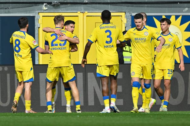 Paderborn, Home Deluxe Arena, 07.03.26, GER, Herren, 2.Bundesliga, Saison 2025-2026, SC Paderborn 07 - Eintracht Braunschweig Bild: Robin Heußer (Braunschweig) jubelt nach seinem Tor zum 0:1 DFL regulations prohibit any use of photographs as image sequences and or quasi-video. NRW Deutschland