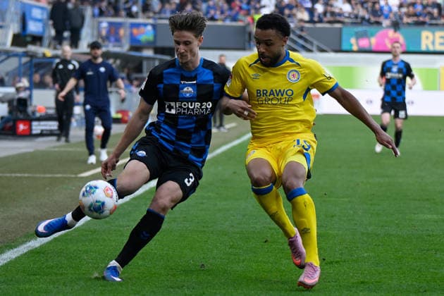 Paderborn, Home Deluxe Arena, 07.03.26, GER, Herren, 2.Bundesliga, Saison 2025-2026, SC Paderborn 07 - Eintracht Braunschweig Bild: v.li. im Zweikampf Jonah STICKER (Paderborn) und Leon BELL BELL (Braunschweig) DFL regulations prohibit any use of photographs as image sequences and or quasi-video. NRW Deutschland