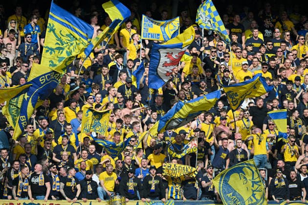 Paderborn, Home Deluxe Arena, 07.03.26, GER, Herren, 2.Bundesliga, Saison 2025-2026, SC Paderborn 07 - Eintracht Braunschweig Bild: Fankurve, Fans, Fanblock Braunschweig DFL regulations prohibit any use of photographs as image sequences and or quasi-video. NRW Deutschland
