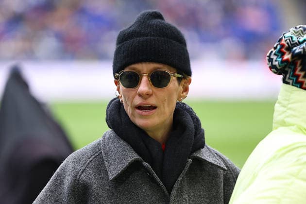 2026 SheBelieves Cup - Colombia Vs. United States Megan Rapinoe stands before a retirement celebration for Tobin Heath ahead of the USA s SheBelieves Cup match against Colombia at Sports Illustrated Stadium in Harrison, N.J., on March 7, 2026. Harrison N.J. United States  Copyright: xGordonxDonovanx originalFilename:donovan-2026sheb260307_np14x.jpg