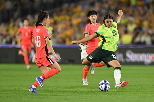 SOCCER ASIAN CUP AUSTRALIA SOUTH KOREA, Samantha Kerr of Australia looks for a shot at goal as Jang Selgi of South Korea applies pressure during the AFC Women™s Asian Cup Group A match between Australia and South Korea at Accor Stadium in Sydney, Sunday, March 8, 2026. ( NO ARCHIVING, EDITORIAL USE ONLY SYDNEY NEW SOUTH WALES AUSTRALIA  Copyright: xDEANxLEWINSx 20260308148208616691