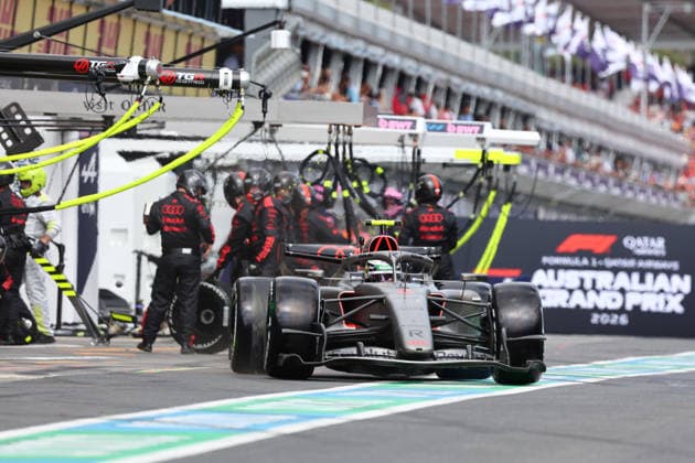 FORMULA 1 QATAR AIRWAYS AUSTRALIAN GRAND PRIX 2026 08.03.2026, Albert Park Circuit, Melbourne, FORMULA 1 QATAR AIRWAYS AUSTRALIAN GRAND PRIX 2026 ,im Bild Boxenstop bei Gabriel Bortoleto (BRA), Audi Revolut F1 Team