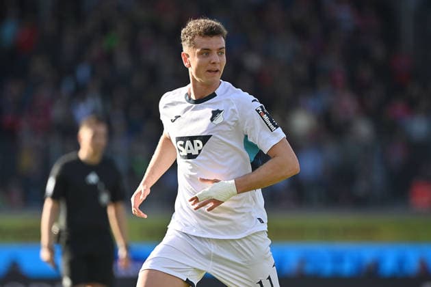 Fisnik ASLLANI (1899 Hoffenheim), Aktion,Einzelbild,angeschnittenes Einzelmotiv,Halbfigur,halbe Figur. Fussball 1. Bundesliga Saison 2025 2026, 25.Spieltag, Spieltag25 1.FC Heidenheim - TSG 1899 Hoffenheim 2-4 am 07.03.2026, VOITH ARENA