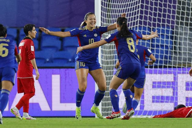 GOLD COAST, AUSTRALIA - MARCH 08 Chandler McDaniel (10 Philippines) celebrates after scoring a goal withSara Eggesvik (8 Philippines) during the Womens Asian Cup match between Islamic Republic of Iran and Philippines at the Gold Coast Stadium on March 08 2026 in Gold Coast, Australia Copyright: xMatthewxStarlingx xSPPx Sportspressphoto_SPR104849
