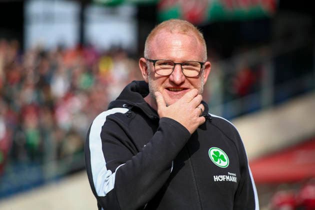 Deutschland: Fussball 2.Bundesliga 2025 2026, 25. Spieltag - Hannover 96 vs SpVgg Greuther Fürth - Heinz von Heiden Arena Stadion (Hannover): Portraitfoto, Portrait, Einzelaufnahme, Porträt Heiko Vogel (Trainer SpVgg Greuther Fürth) Hannover
