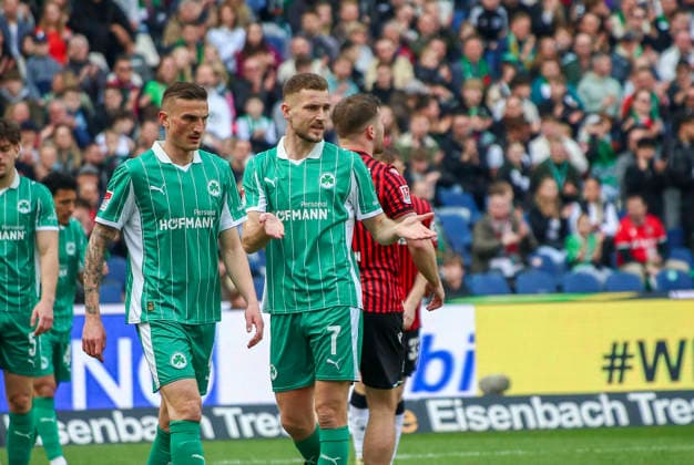 Deutschland: Fussball 2.Bundesliga 2025 2026, 25. Spieltag - Hannover 96 vs SpVgg Greuther Fürth - Heinz von Heiden Arena Stadion (Hannover): Dennis Srbeny (SpVgg Greuther Fürth, 7) Mimik, Gesichtsausdruck, Emotion Hannover