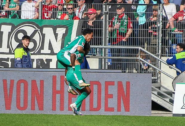 Deutschland: Fussball 2.Bundesliga 2025 2026, 25. Spieltag - Hannover 96 vs SpVgg Greuther Fürth - Heinz von Heiden Arena Stadion (Hannover): Tor und Torjubel zum Noel Futkeu (SpVgg Greuther Fürth, 9) Hannover
