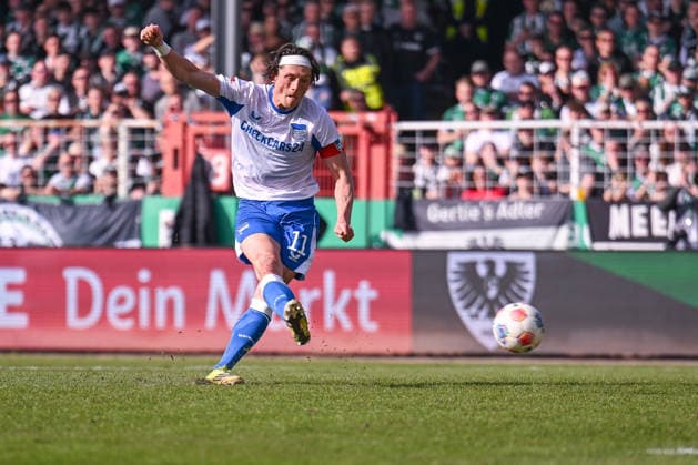 08.03.2026, Fussball, 2. Bundesliga, 25. Spieltag Saison 2025 2026, Preußen Münster - Hertha BSC, Fabian Reese (Hertha BSC) erzielt das Tor zum 0:1 per Elfmeter, xRHR-FOTO TKx