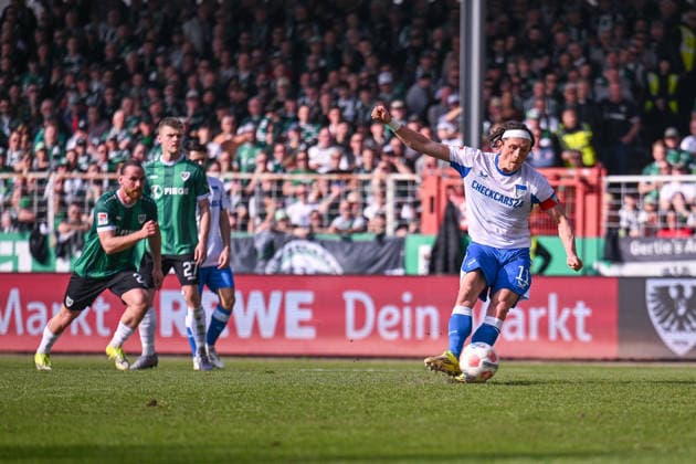 08.03.2026, Fussball, 2. Bundesliga, 25. Spieltag Saison 2025 2026, Preußen Münster - Hertha BSC, Fabian Reese (Hertha BSC) erzielt das Tor zum 0:1 per Elfmeter, xRHR-FOTO TKx