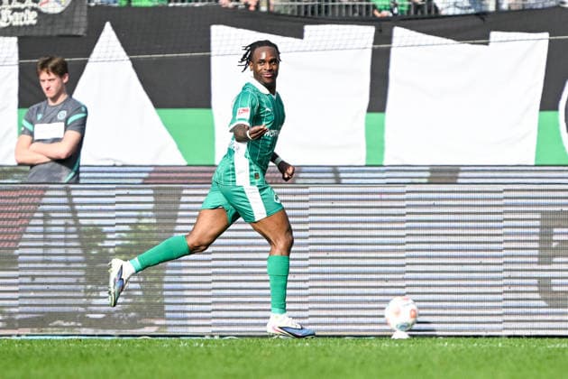 2. Bundesliga - Hannover 96 - SpVgg Greuther Fürth am 08.03.2026 in der HDI Arena in Hannover Jubel, Torjubel, Torschuetze, Torschütze Noel Futkeu (Fuerth) jubelt nach seinem Tor zum 0:1.