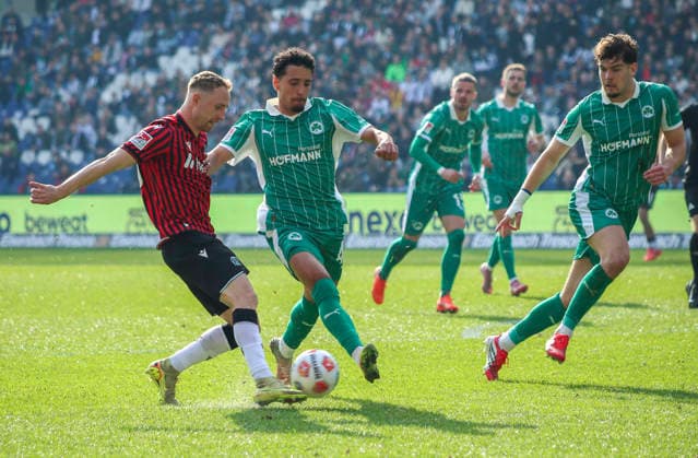 Deutschland: Fussball 2.Bundesliga 2025 2026, 25. Spieltag - Hannover 96 vs SpVgg Greuther Fürth - Heinz von Heiden Arena Stadion (Hannover): Maurice Neubauer (Hannover 96, 33) Hannover