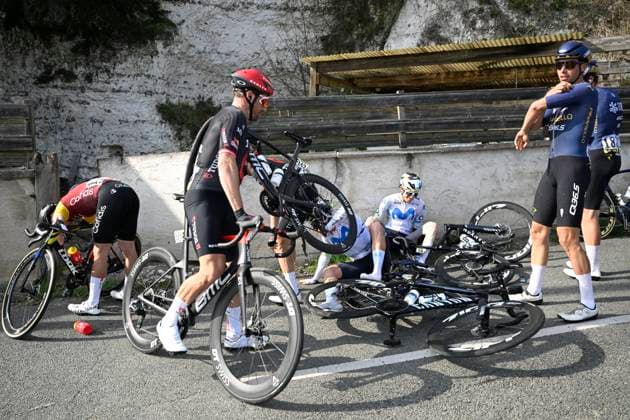 Paris Nice 2026 Stage 1 CARRIERES-SOUS-POISSY, FRANCE - MARCH 08 : crash of Hessmann Michel (GER) of Movistar Team, Milesi Lorenzo (ITA) of Movistar Team, Haller Marco (AUT) of Tudor Pro Cycling Team, Barta Will (USA) of Tudor Pro Cycling Team during stage 1 of the 84th edition of Paris - Nice an UCI World Tour 2.UWT cycling road race stage for Men Elite of 171.2 km with start in Acheres and finish in Carrieres-sous-Poissy on March 8, 2026 in Carrieres-sous-Poissy, France, 08 03 2026 ( Motordriver Guy De Vuyst - Carrieres-sous-Poissy France  Copyright: xNicoxVereeckenx