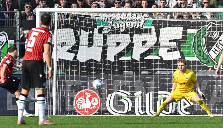 08.03.2026 - Fussball - Saison 2025 2026 - 2. Fussball - Bundesliga - 25. Spieltag: Hannover 96 H96 - SpVgg Greuther Fürth SGF ( Kleeblatt ) - Sportfoto Zink MeZi - xmexzix - DFL regulations prohibit any use of photographs as image sequences and or quasi-video - only for editorial use - Enzo Leopold (8, Hannover 96 H96 ) verschießt Elfmeter Strafstoß gegen Silas Prüfrock (43, SpVgg Greuther Fürth )