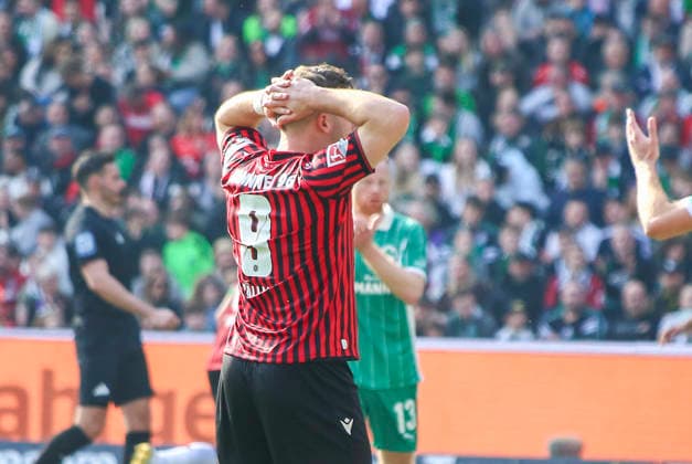 Deutschland: Fussball 2.Bundesliga 2025 2026, 25. Spieltag - Hannover 96 vs SpVgg Greuther Fürth - Heinz von Heiden Arena Stadion (Hannover): Benjamin Källman Benjamin Kallman (Hannover 96, 9) Hannover