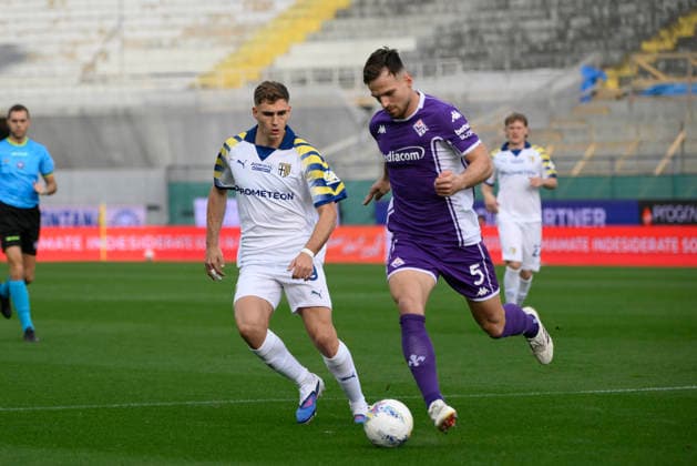 Fiorentina s Marin Pongracic and Parma s Mateo Pellegrino during the Serie A Enilive 2025 2026 match between Fiorentina and Parma - Serie A Enilive at Artemio Franchi Stadium - Soccer - Florence, Italy - Sunday March 8, 2026  Copyright: xFabrizioxCorradetti LaPressex