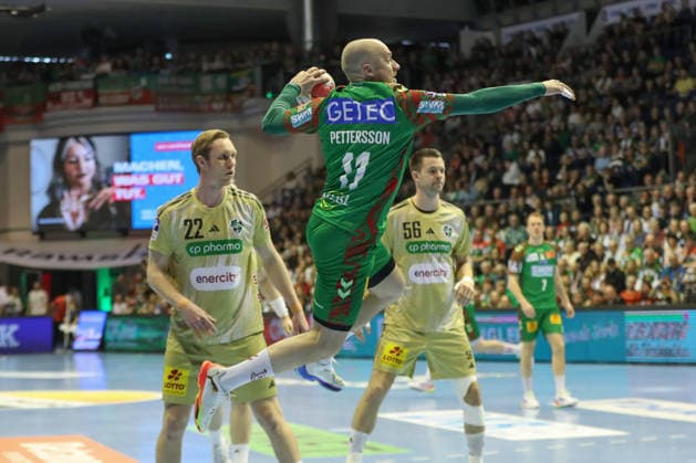 08.03.2026, xgox, Handball - Daikin HBL SC Magdeburg - TSV Hannover-Burgdorf emspor, v.l. Daniel Pettersson (Magdeburg, 11) wirft Tor, Torschuetze, erzielt Tor, Treffer, scores the goal Magdeburg