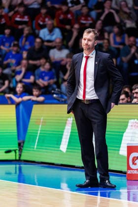 easycredit BBL, Frankfurt Skyliners - BMA365 Bamberg Baskets, 08.03.2026 Headcoach Anton Gavel (BMA365 Bamberg Baskets) an der Seitenlinie Spiel der easycredit BBL Frankfurt Skyliners - BMA365 Bamberg Baskets; am 23. Spieltag der Saison 25 26 in der Süwag Energie ARENA am 08.03.2026 Copyright: xBEAUTIFULxSPORTS Hahnex