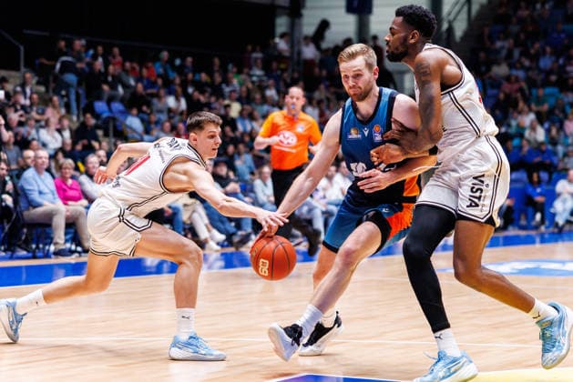 easycredit BBL, Frankfurt Skyliners - BMA365 Bamberg Baskets, 08.03.2026 Till Pape (Frankfurt Skyliners, 19) zieht mit Ball zum Korb Spiel der easycredit BBL Frankfurt Skyliners - BMA365 Bamberg Baskets; am 23. Spieltag der Saison 25 26 in der Süwag Energie ARENA am 08.03.2026 Copyright: xBEAUTIFULxSPORTS Hahnex