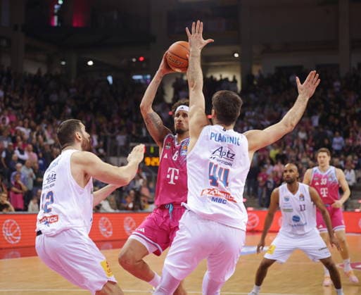 Michael Kessens Telekom Baskets Bonn vs. SYNTAINICS MBC 23. Speiltag - Saison 2025 26