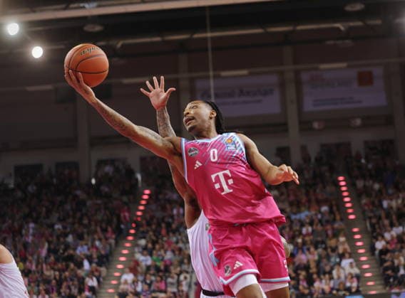 Jalen Finch Telekom Baskets Bonn vs. SYNTAINICS MBC 23. Speiltag - Saison 2025 26