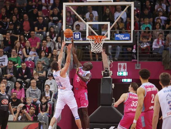 Block: Kur Jongkuch Telekom Baskets Bonn vs. SYNTAINICS MBC 23. Speiltag - Saison 2025 26