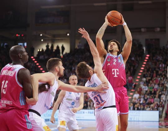 Alijah Comithier Telekom Baskets Bonn vs. SYNTAINICS MBC 23. Speiltag - Saison 2025 26