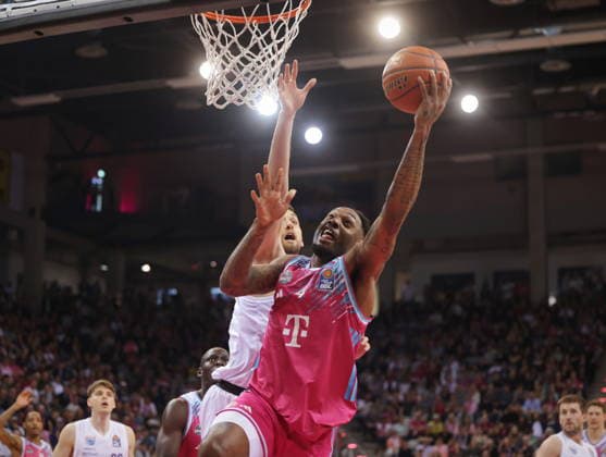 Jeff Garrett Telekom Baskets Bonn vs. SYNTAINICS MBC 23. Speiltag - Saison 2025 26
