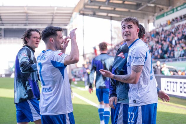 08.03.2026, Fussball, 2. Bundesliga, 25. Spieltag Saison 2025 2026, Preußen Münster - Hertha BSC, Marten Winkler (Hertha BSC) freut sich über das Tor 1:2 mit der Mannschaft, xRHR-FOTO TKx