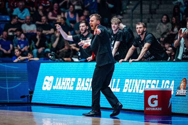 Anton Gavel(Cheftrainer, Headcoach, Bamberg Baskets) GER, Skyliners Frankfurt vs. Bamberg Baskets, Basketball, easycredit BBL, Bundesliga, 23 Spieltag, Saison 2025 2026. 08.03.2026 Eibner-Pressefoto Attila Ziga GER, Skyliners Frankfurt vs. Bamberg Baskets, Basketball, easycredit BBL, Bundesliga, 23 Spieltag, Saison 2025 2026. 08.03.2026 Frankfurt am Main Copyright: xEibner-Pressefotox EP_AZA