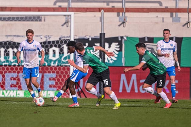 08.03.2026, Fussball, 2. Bundesliga, 25. Spieltag Saison 2025 2026, Preußen Münster - Hertha BSC, Boris Mamuzah Lum (Hertha BSC) macht die Vorlage zum 1:2, xRHR-FOTO TKx