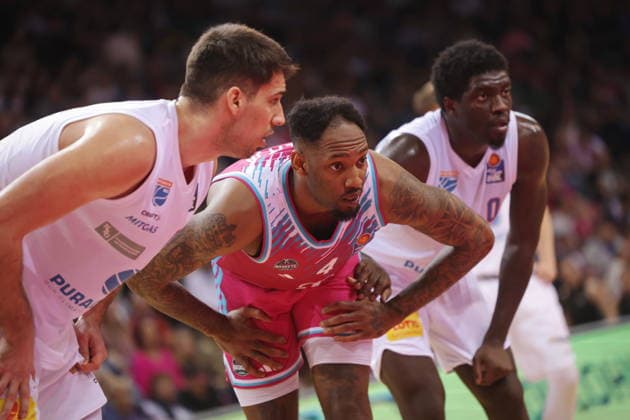 Jeff Garrett Telekom Baskets Bonn vs. SYNTAINICS MBC 23. Speiltag - Saison 2025 26