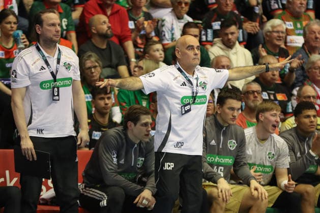 08.03.2026, xgox, Handball - Daikin HBL SC Magdeburg - TSV Hannover-Burgdorf emspor, v.l. Juan Carlos Pastor (Hannover, Trainer) gibt Anweisungen, gestikuliert mit den Armen, gesticulate, gives instructions Magdeburg