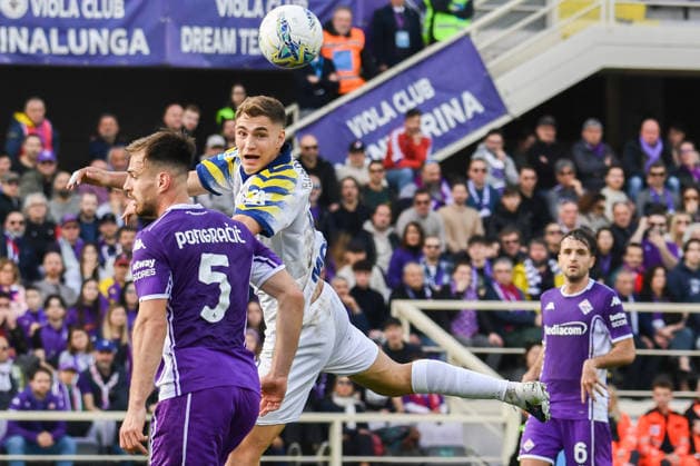 header of Mateo Pellegrino Casalanguida (Parma) against Marin Pongracic (Fiorentina) during ACF Fiorentina vs Parma Calcio, Italian soccer Serie A match in Florence, Italy, March 08 2026  Copyright: xFabioxFagiolini IPAxSportx xipa-agency.netx xx IPA_72573930 IPA_Agency_IPA72573930