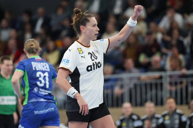 Deutschland - Slowenien, Handball-EM-Qualifikation der Frauen Emily Vogel (Deutschland, 20). Handball-EM-Qualifikationsspiel der Frauen zwischen Deutschland und Slowenien am 8. März im SNP dome Heidelberg., Heidelberg Baden-Württemberg Deutschland SNP dome