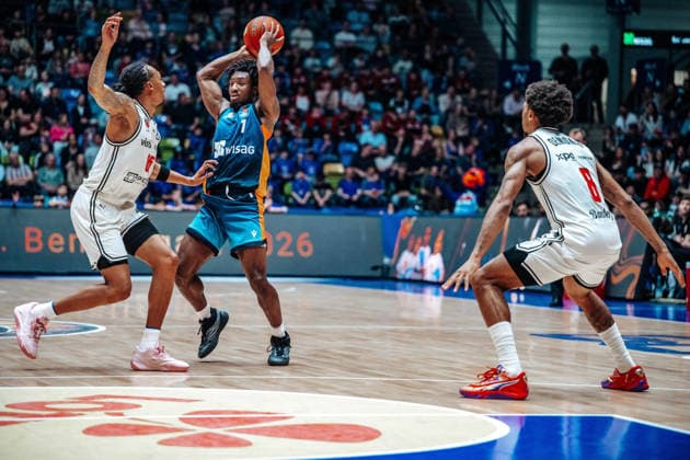 Isaiah Swope (Skyliners Frankfurt, 01), Demarcus Demonia (Bamberg Baskets, 08) GER, Skyliners Frankfurt vs. Bamberg Baskets, Basketball, easycredit BBL, Bundesliga, 23 Spieltag, Saison 2025 2026. 08.03.2026 Eibner-Pressefoto Attila Ziga GER, Skyliners Frankfurt vs. Bamberg Baskets, Basketball, easycredit BBL, Bundesliga, 23 Spieltag, Saison 2025 2026. 08.03.2026 Frankfurt am Main Copyright: xEibner-Pressefotox EP_AZA