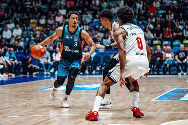 Alvin Onyia (Skyliners Frankfurt, 03), Demarcus Demonia (Bamberg Baskets, 08) GER, Skyliners Frankfurt vs. Bamberg Baskets, Basketball, easycredit BBL, Bundesliga, 23 Spieltag, Saison 2025 2026. 08.03.2026 Eibner-Pressefoto Attila Ziga GER, Skyliners Frankfurt vs. Bamberg Baskets, Basketball, easycredit BBL, Bundesliga, 23 Spieltag, Saison 2025 2026. 08.03.2026 Frankfurt am Main Copyright: xEibner-Pressefotox EP_AZA