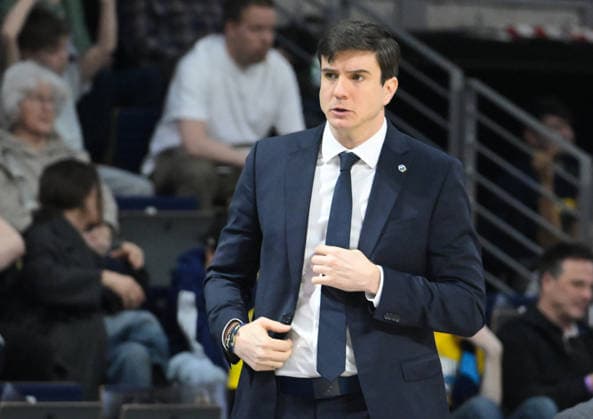 08.03.2026, xlakx, Basketball easyCredit BBL Bundesliga, Alba Berlin - Fitness First Würzburg Baskets v.l. Pedro Calles (Alba Berlin Trainer) Berlin