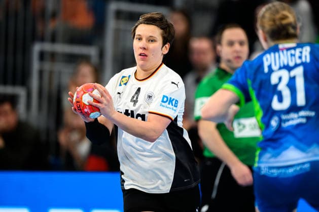 Handball, Frauen: EM-Qualifikation, Deutschland - Slowenien, 2. Runde, Gruppe 3, Alina Grijseels (Deutschland) Heidelberg SNP Dome Baden-Württemberg Deutschland