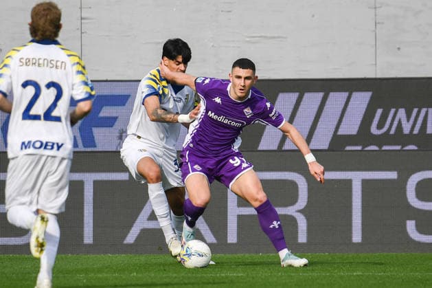 CALCIO - Serie A - ACF Fiorentina vs Parma Calcio Roberto Piccoli (Fiorentina) fights for the ball against Mariano Emir Troilo (Parma) during ACF Fiorentina vs Parma Calcio, Italian soccer Serie A match in Florence, Italy, March 08 2026 Florence Italy  Copyright: xIPAxSport ABACAx