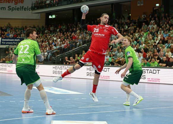 08.03.2026, xovx, Handball Daikin Handball Bundesliga, HSG Wetzlar - MT Melsungen v.l. Jona Schoch (HSG Wetzlar), Olle Forsell Schefvert (MT Melsungen), Georg Löwen (HSG Wetzlar) Wetzlar Buderus-Arena Hessen Deutschland (DE)