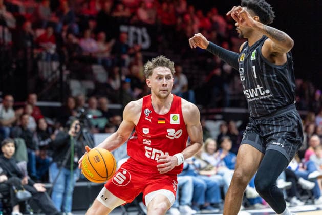 Vincent Friederici (Nuernberg Falcons, 30), Bernard Pelote III (Tigers Tuebingen, 01) GER, Nuernberg Falcons vs. Tigers Tuebingen, Basketball, BARMER 2. Bundesliga, Pro A, Saison 2025 2026, 26. Spieltag, 08.03.2026 GER, Nuernberg Falcons vs. Tigers Tuebingen, Basketball, BARMER 2. Bundesliga, Pro A, Saison 2025 2026, 26. Spieltag, 08.03.2026 Nuernberg Copyright: xEibner-Pressefoto ArdanxFuessmanx EP_AFN