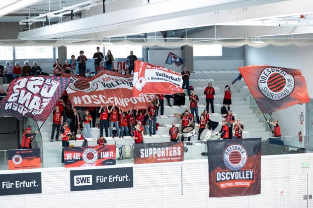 1. Volleyball Bundesliga Frauen: Schwarz-Weiss Erfurt vs. Dresdner SC; Erfurt; 08.03.2026 Dresdner SC Fans 1. Volleyball Bundesliga Frauen: Schwarz-Weiss Erfurt vs. Dresdner SC; Riethsporthalle Erfurt; 08.03.2026 Copyright: xBEAUTIFULxSPORTS Duehringx