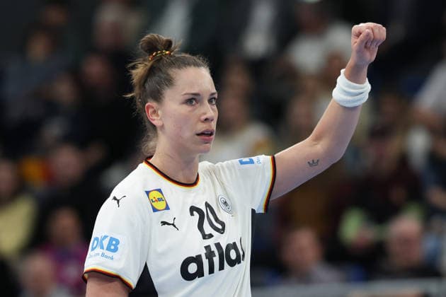 Deutschland - Slowenien, Handball-EM-Qualifikation der Frauen Emily Vogel (Deutschland, 20). Handball-EM-Qualifikationsspiel der Frauen zwischen Deutschland und Slowenien am 8. März im SNP dome Heidelberg., Heidelberg Baden-Württemberg Deutschland SNP dome